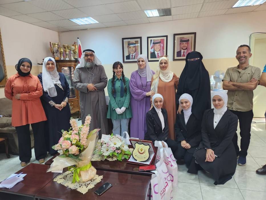مديرية تربية الزرقاء تكرم المشاركات في مسابقة الشيخة فادية السعد الصباح العلمية.