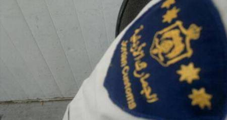 الجمارك تحذر: أشخاص يدخلون محالا تجارية منتحلين صفة رجال المكافحة