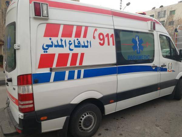 12 اصابة بتصادم حافلة ركاب وصهريج مياه على اتوستراد الزرقاء