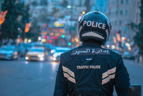 ضبط 3 أشخاص غير مرخصين ارتكب أحدهم حادث سير