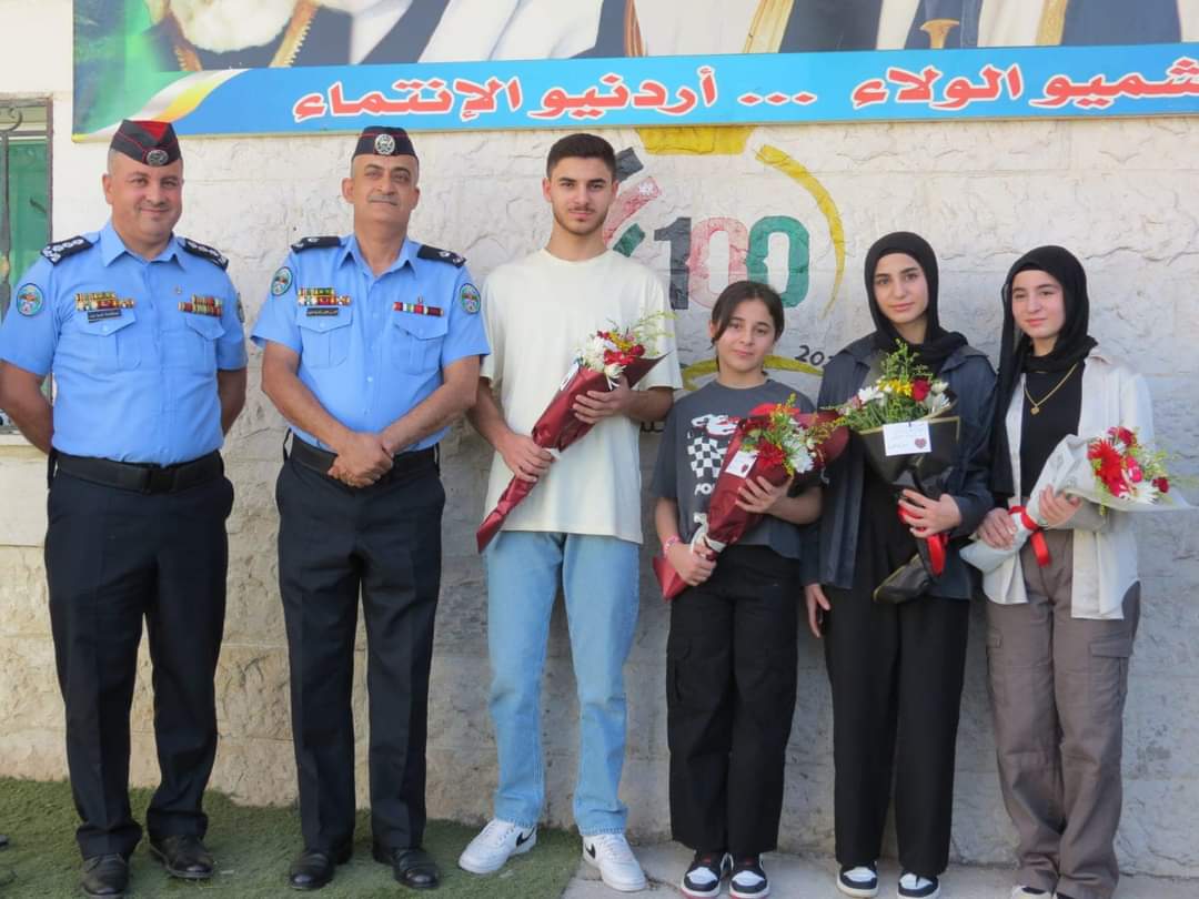 الشرطة المجتمعية تستقبل أبناء الشهيد العميد عبدالرزاق الدلابيح في مدارسهم ...صور