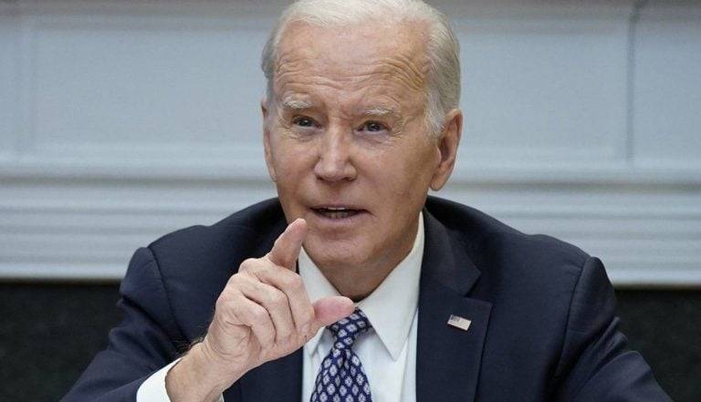 جراح شهير يكشف أبرز عمليات التجميل الخاصة بالرئيس الأمريكي بايدن