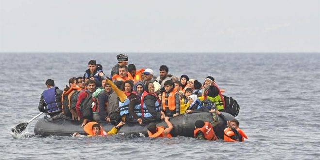 وصول 220 مهاجراً غير شرعي إلى السواحل اليونانية وانتشال جثة رجل