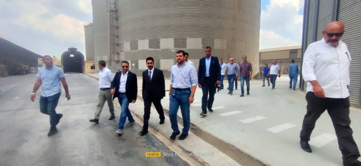 دعما للصناعة الوطنيه رئيس جهاز مدينة النوبارية يزور مجموعة مصانع القاهرة للاعلاف...صور