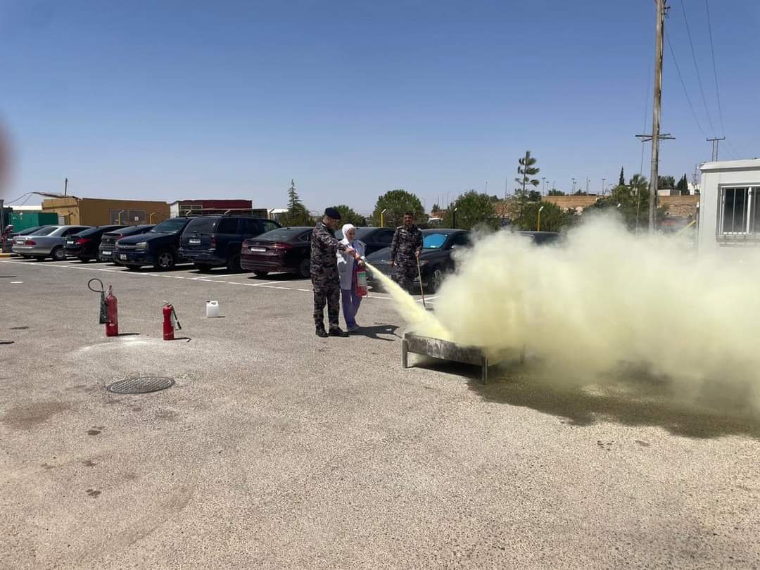 تمرين اخلاء وهمي في مركز طبي مادبا العسكري… صور