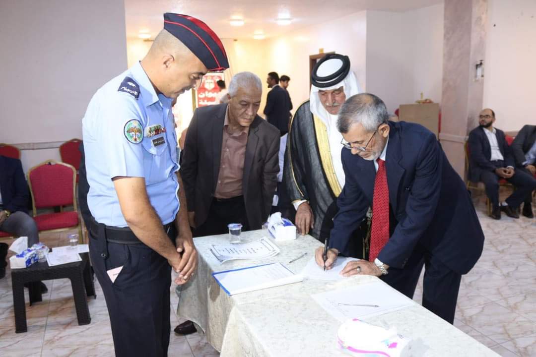 وجهاء ومخاتير عشيرة بني حسن في الزرقاء يوقعون  وثيقة شرف للتصدي لإطلاق العيارات النارية..صور