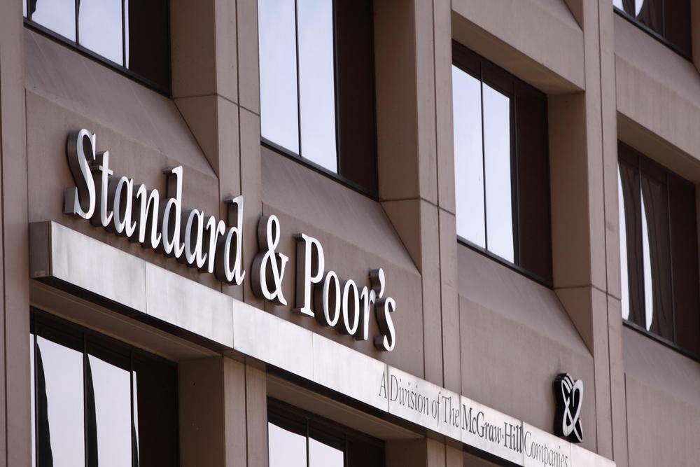 ستاندر اند بورز تثبت التصنيف الائتماني للمملكة عند مستوى B+