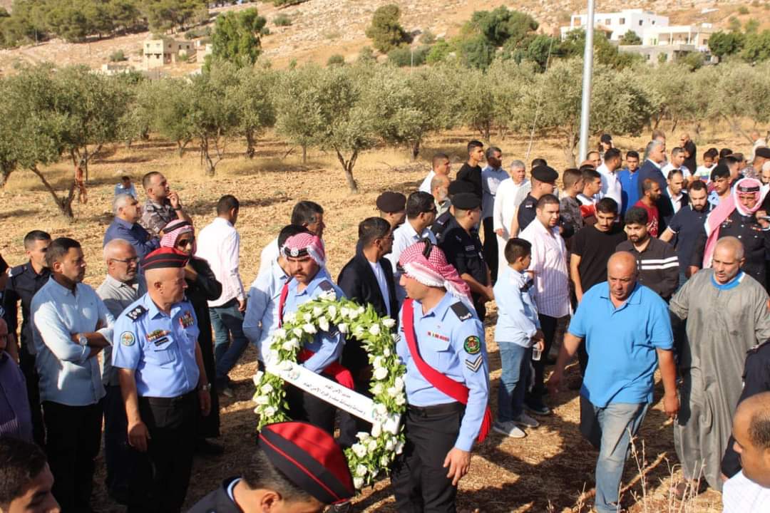 تشييع جثمان الرائد  نزار احمد قاسم العبادي ...صور