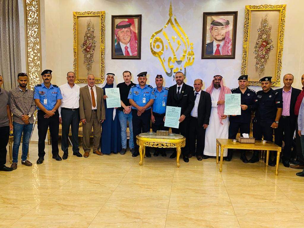 عشيرة السعود توقع وثيقة شرف لا لإطلاق العيارات النارية في  مادبا...صور