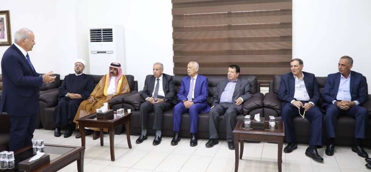 مندوبا عن الملك وولي العهد .. العيسوي  يعزي _ال المعاني...صور