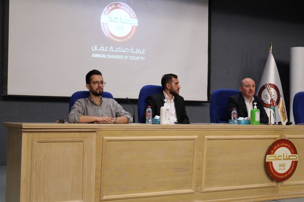 بالشراكة بين صناعة عمان ومؤسسة ولي العهد ورشة عمل حول  تصميم المنتجات الصناعية 