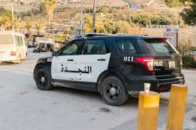 الأمن عن فيديو شخص يخلع ملابسه بسبب مخالفة: قديم وغير صحيح