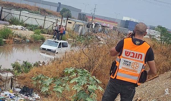 عاصفة دانيال تصل سواحل فلسطين المحتلة