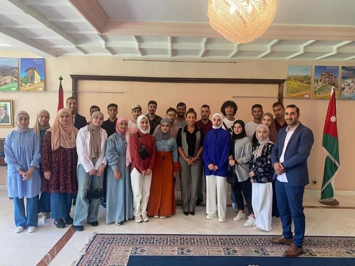 السفيرة جمانة غنيمات تستقبل الطلبة الأردنيين الدارسين في مختلف الجامعات المغربية _صور