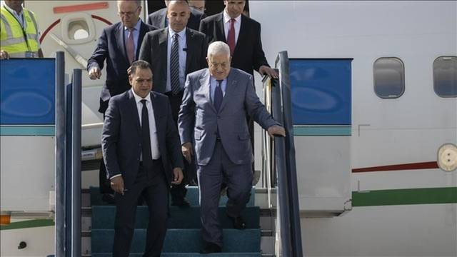 عباس يصل هافانا للمشاركة بقمة مجموعة الـ77+ الصين