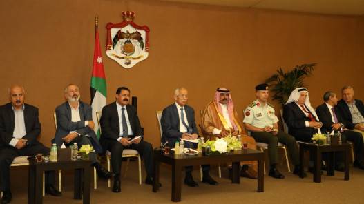 رئيس الديوان الملكي يلتقي وجهاء وممثلي مادبا لمتابعة مطالبهم واحتياجاتهم