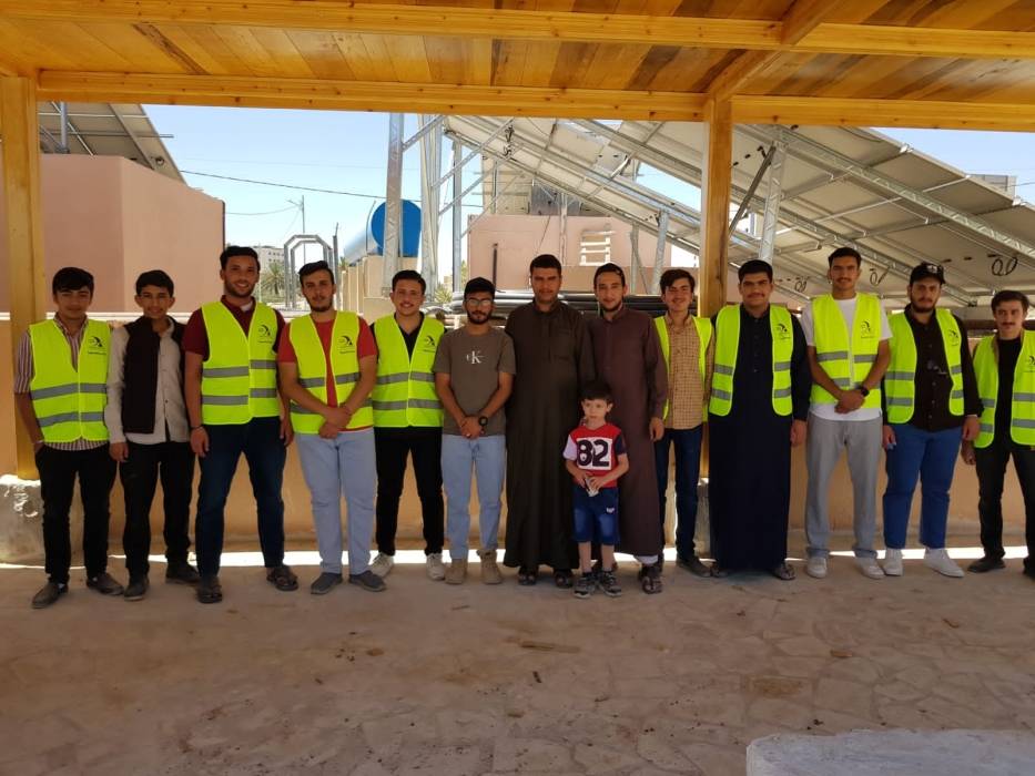 اللجان الشبابية تزور مقر جمعية بئر الشامية في معان  صور