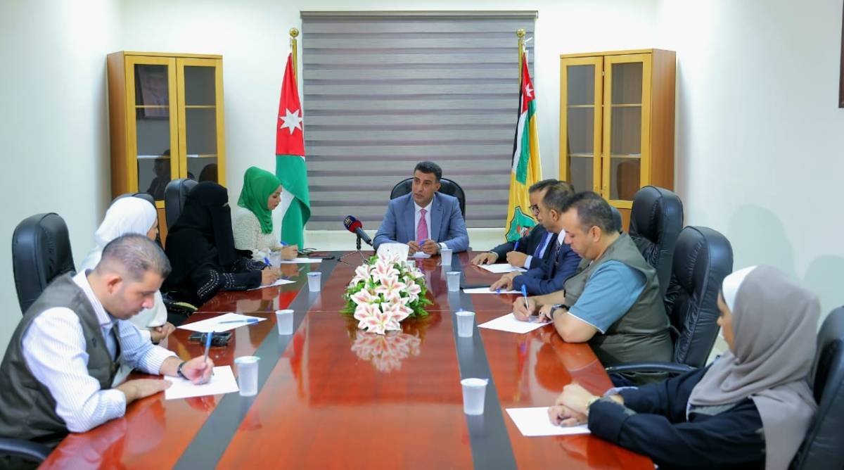 ملتقى البرلمانيات الأردنيات يطلع على خطط الأردنية فرع العقبة...صور 