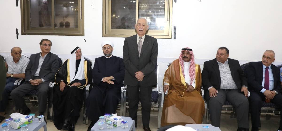 مندوبا عن  الملك  وولي العهد  .. العيسوي  يعزي _عشيرة الصرايرة  الكرك ...صور