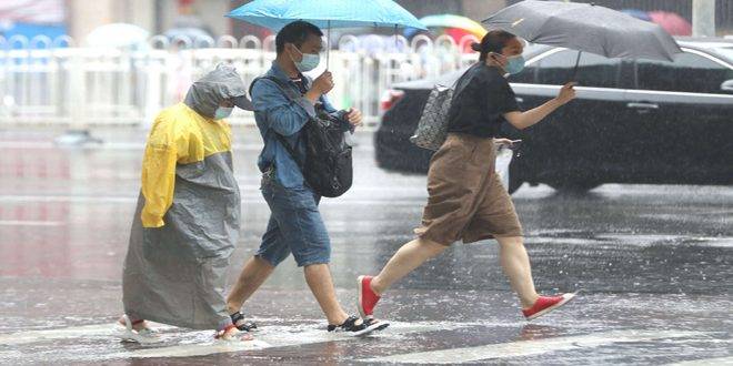 الصين تجدد الإنذار الأزرق لمواجهة العواصف المطيرة