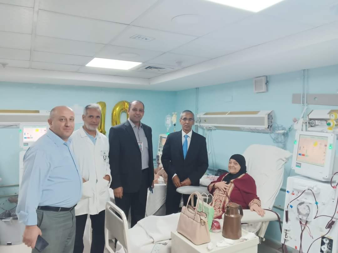 محافظ المفرق يشارك الكوادر الطبية و الصحية بمستشفى المفرق الحكومي بيوم التغير