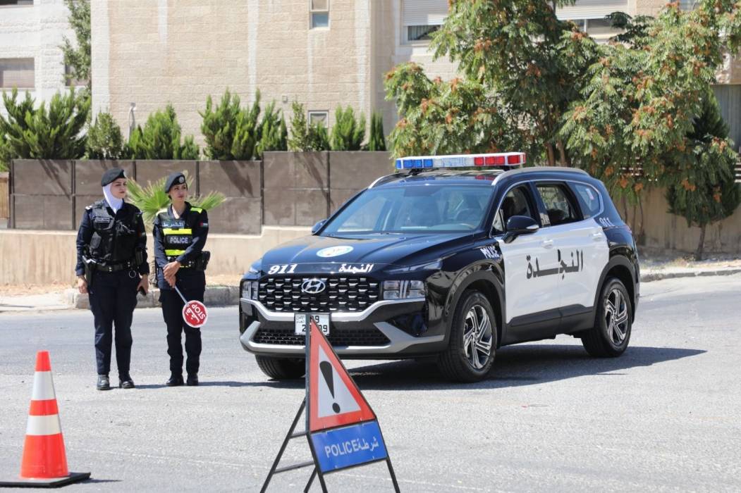 مديرية الأمن العام تسيّر دوريات نجدة تقودها كوادر من الشرطة النسائية ...صور