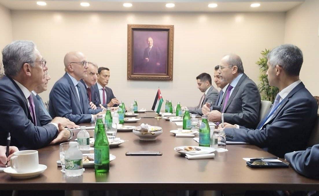 الصفدي يلتقي مسؤولين في اللجنة اليهودية الأمريكية