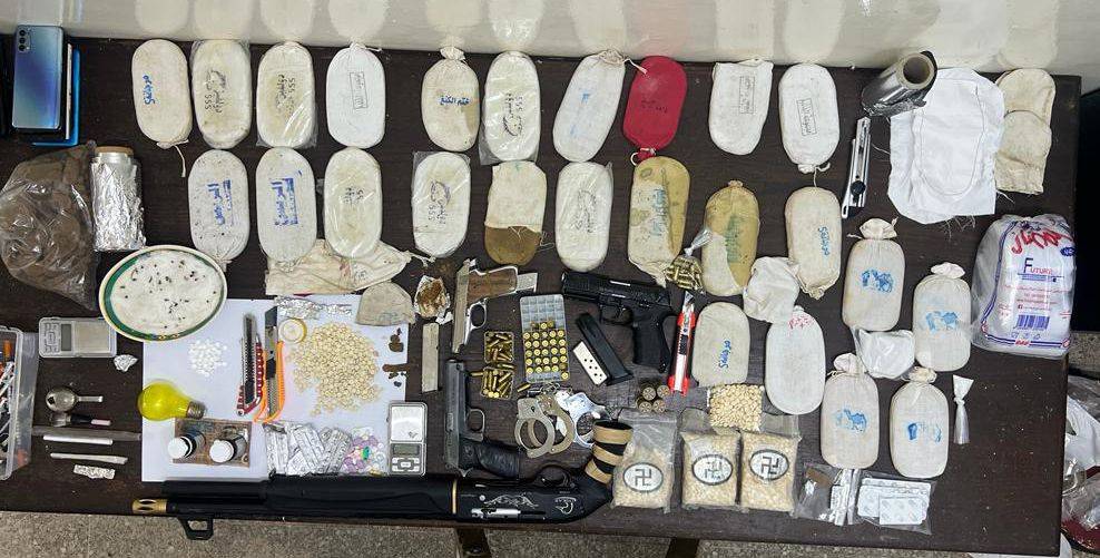 القبض على أربعة مروجين بحملة أمنية في سحاب ...وضبط 350 الف حبة مخدرة في الرويشد..صور