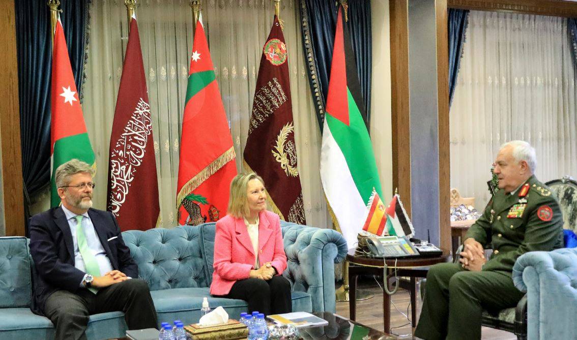 الحنيطي  يستقبل وزيرة الدولة لشؤون الدفاع الإسبانية