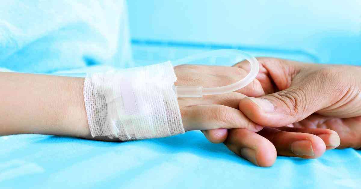 طفل بحالة سيئة بسبب لسعة نحلة في إربد