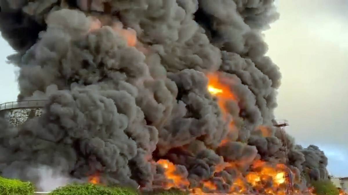 اندلاع حريق بخزان للوقود جنوبي روسيا