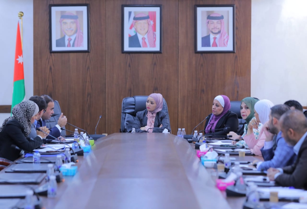 البرلمانيات الأردنيات يطلع على آلية عمل التنمية والتشغيل