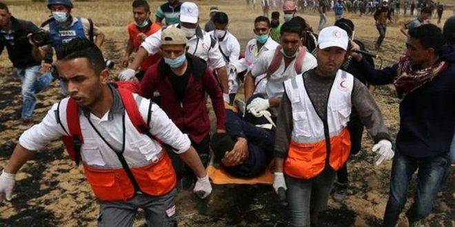 إصابة فلسطيني برصاص قوات الاحتلال واختناق العشرات شرق قطاع غزة المحاصر