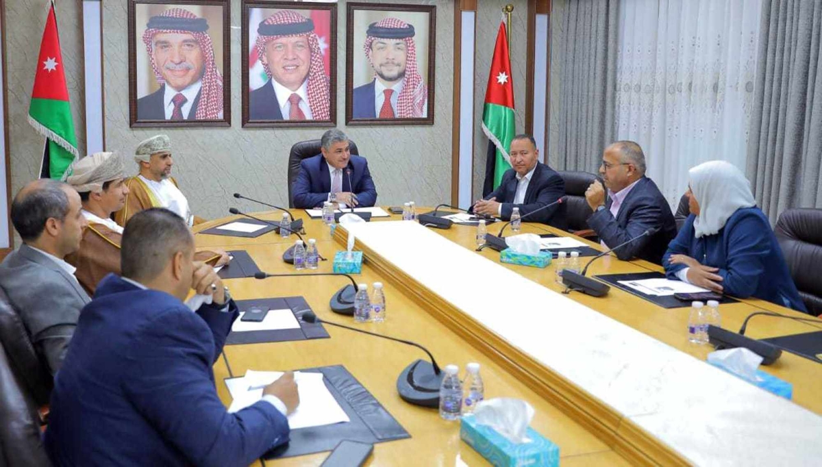 Jordan#44; Oman hold talks over relations
