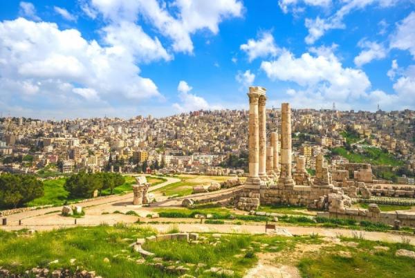 أجواء خريفية معتدلة في معظم المناطق الخميس