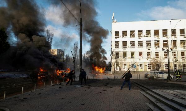 هجوم صاروخي روسي على أوكرانيا وانفجارات في كييف