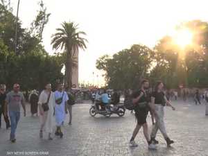 بعد الزلزال.. مغاربة يواجهون الشائعات وسياح يرفضون المغادرة