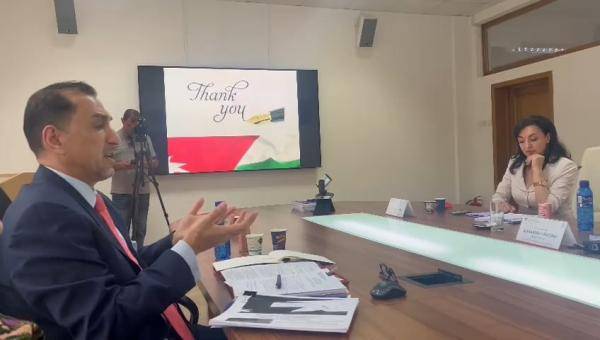 السفير سفيان القضاة يحصل على درجة الدكتوراة