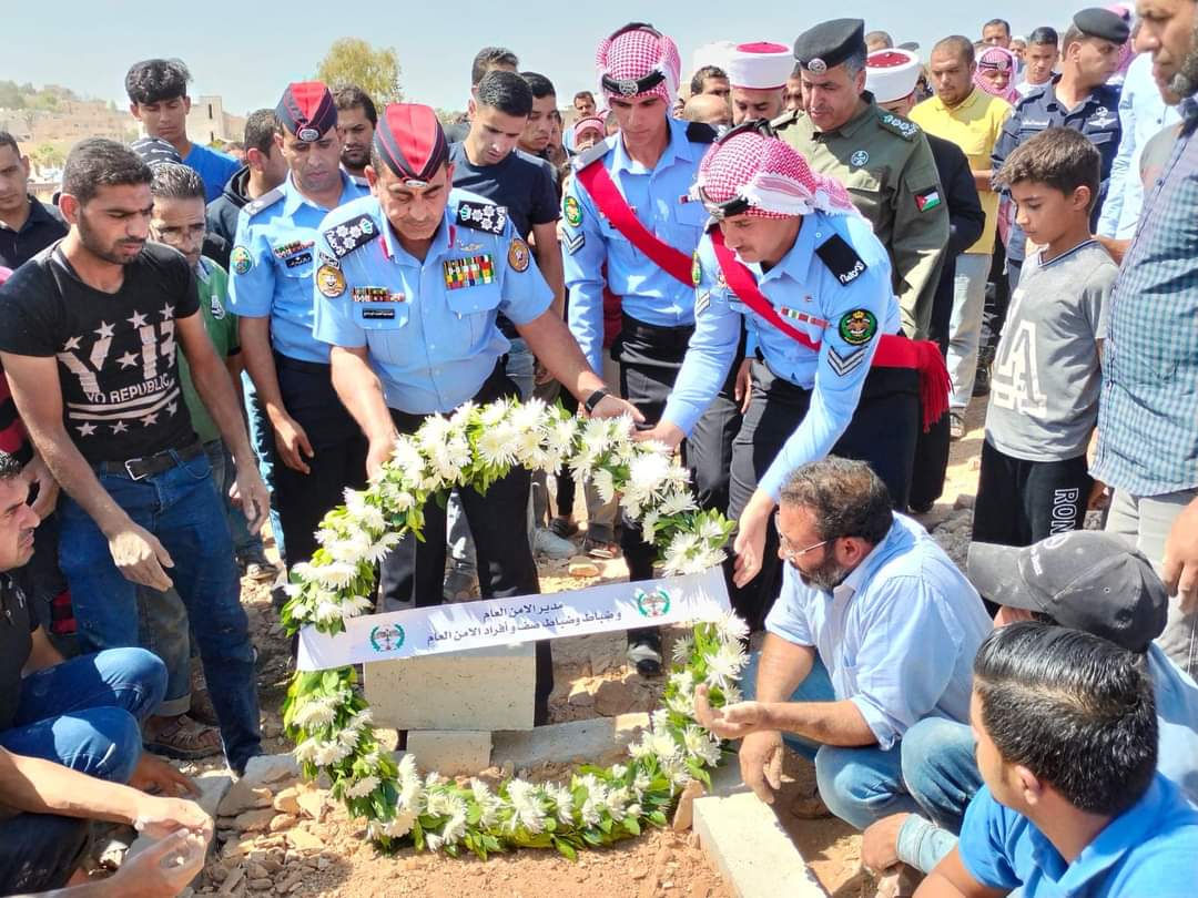 العميـد فهـد ابو وندي يشارك في تشييـع جثمان الرقيـب عبدالله  سالـم