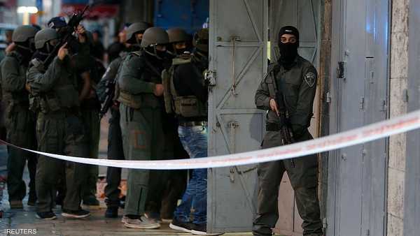 إصابة فلسطيني بعد طعنه حارسا في القدس الشرقية