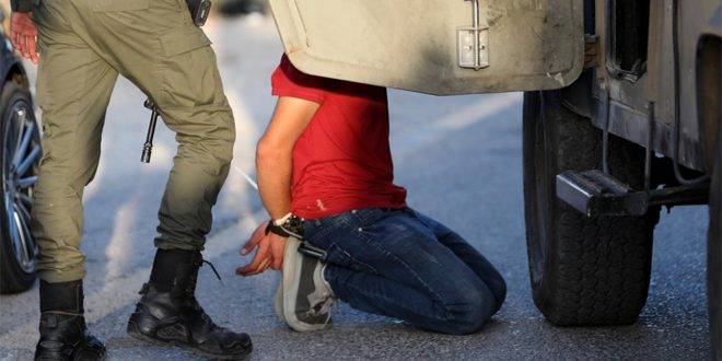 قوات الاحتلال تعتقل فلسطينيين اثنين بالضفة الغربية