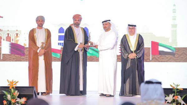 تكريم اعتماد القابضة تقديراً لجهودها بتوطين الوظائف في الإمارات