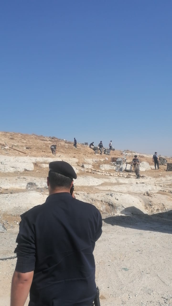  البيع العشوائي في أمانة عمان يزيل الأكشاك غير المرخصة جنوب عمان