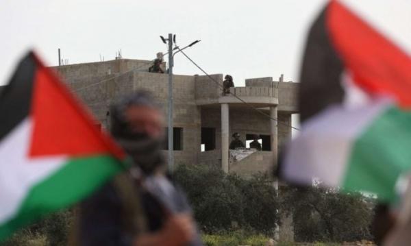 الاحتلال يخطر بوقف بناء 17 منزلا في سلفيت