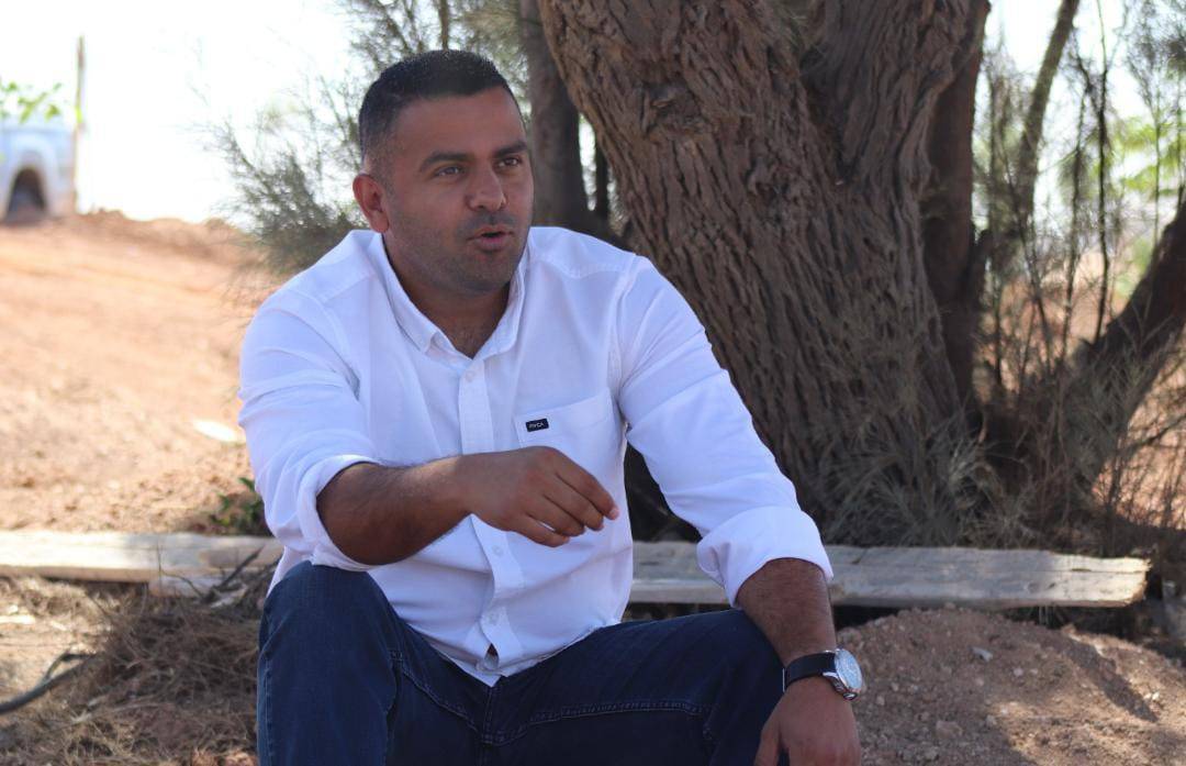موظفو بلدية الجيزة يطمئنون على رئيسهم الفايز 