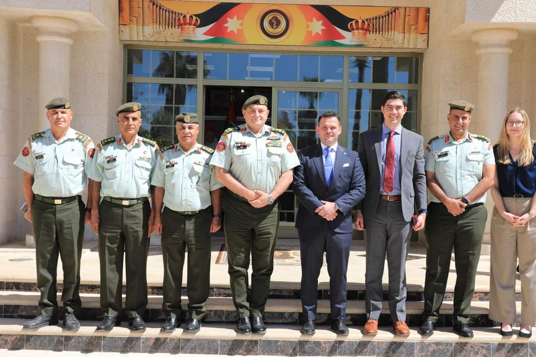 وفد من وزارة الدفاع الامريكية يزور مديرية الخدمات الطبية الملكية...صور