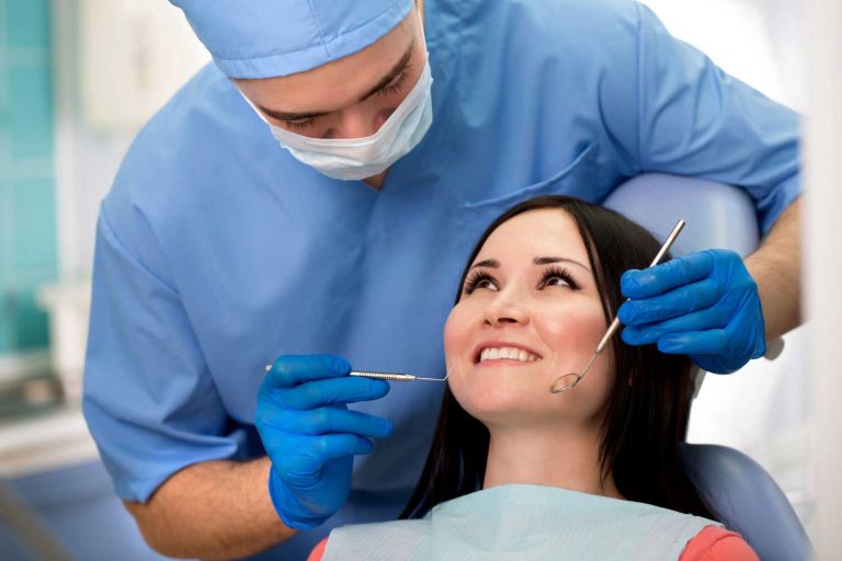 ضبط 21 شخصاً يمارسون طب الأسنان بلا شهادة