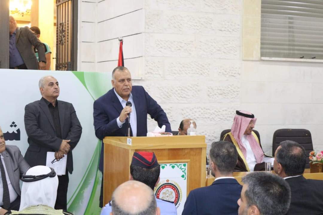 الجبور يرعى توقيع وثيقة لعشائر العقاربة لا لاطلاق العيارات النارية في الزرقاء ...صور