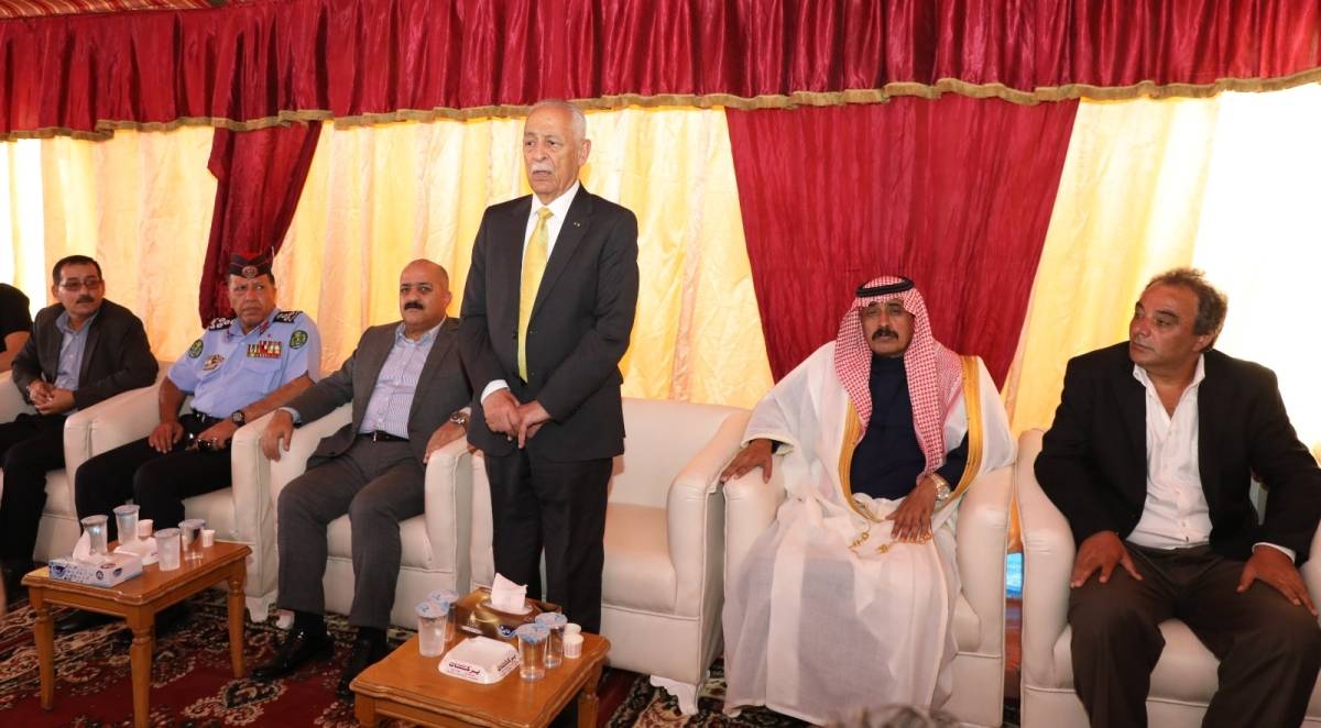 مندوبا عن الملك وولي العهد العيسوي يعزي عشيرتي العدوان،  والمهيدات