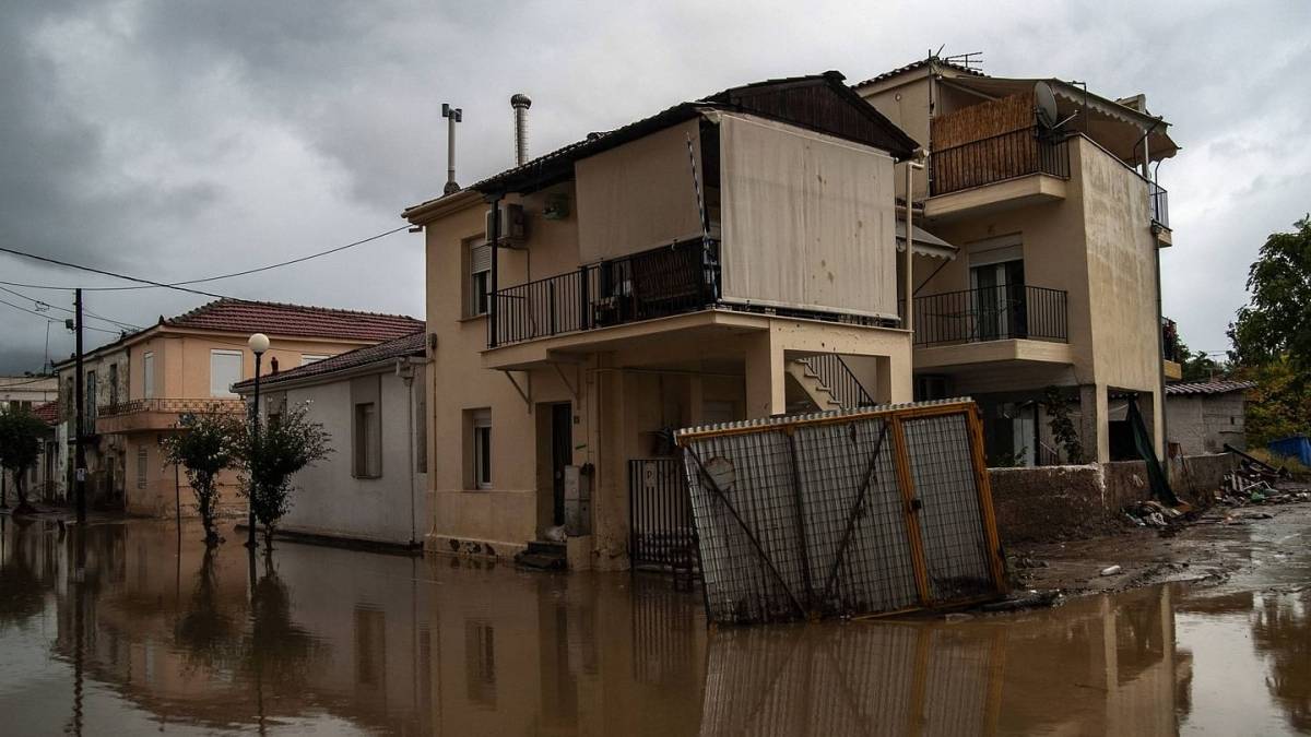 للمرة الثانية.. فيضانات تضرب وسط اليونان